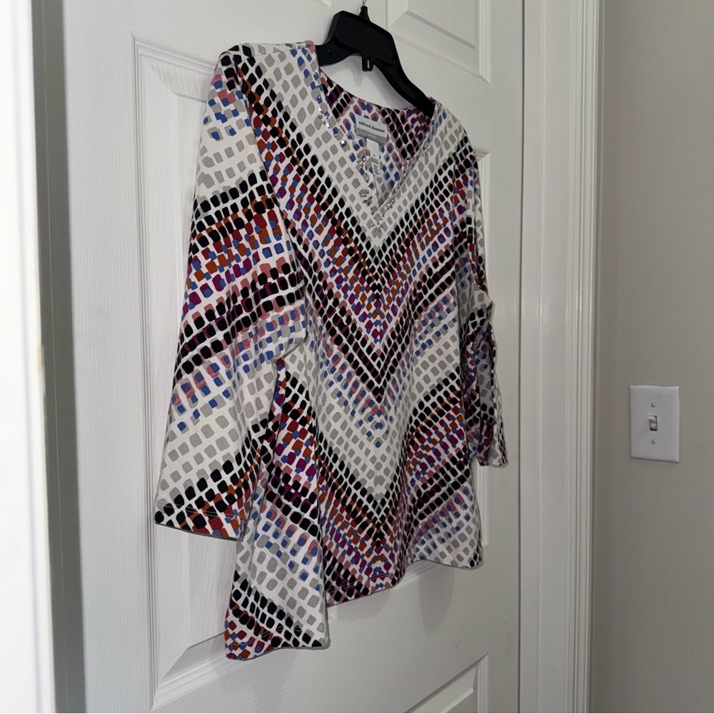Alfred Dunner Red and Black 3/4 Sleeve Blouse - Picture 4 of 11